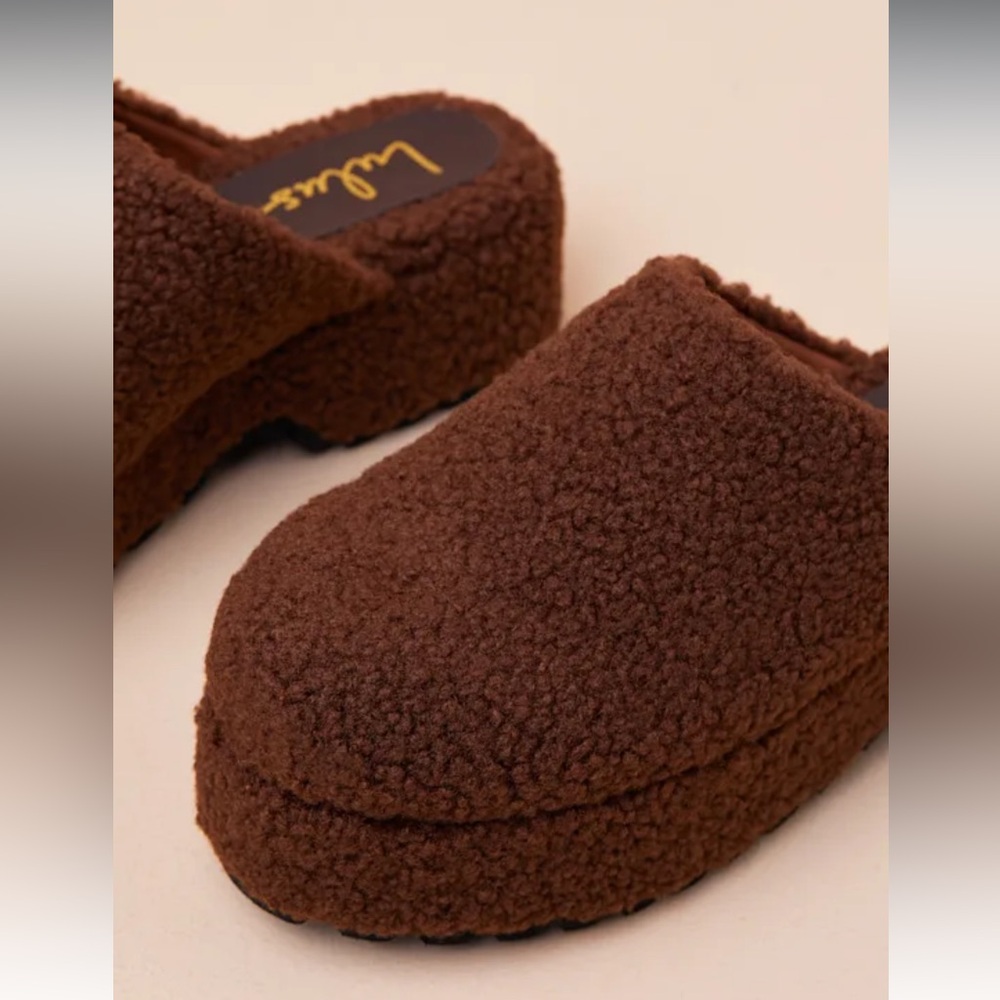 Lulu's Flannerie Dark Brown Faux Fur Platform Mules